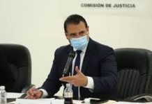 Líder del Congreso niega que Cabeza de Vaca haya regalado notaría a su esposa