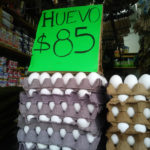 Huevo se vende en 85 y 90 pesos la tapa y chile serrano en 100 pesos el kilo