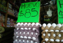Huevo se vende en 85 y 90 pesos la tapa y chile serrano en 100 pesos el kilo