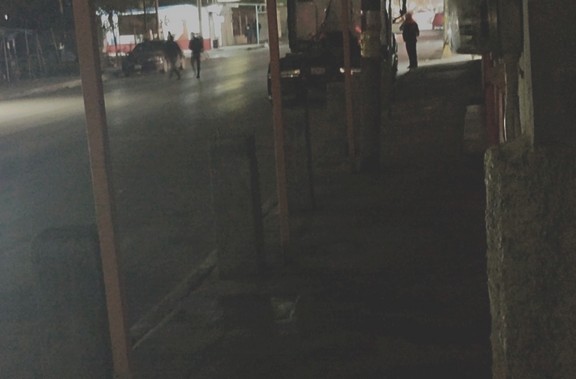 Ratero asalta a obrera y se da a la fuga con sus pertenencias