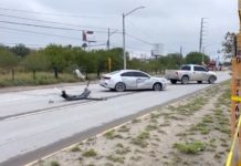 Reportan unidad al parecer baleada en colonia popular