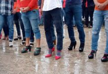 Hombres se ponen tacones para correr