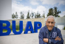 ¡Lo logró! Don Felipe consigue su título como ingeniero a los 84 años