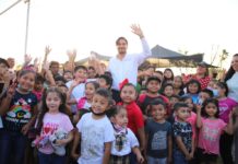 Festejó Gobierno de Carlos Peña Ortiz a familias de Balcones con Posada Navideña