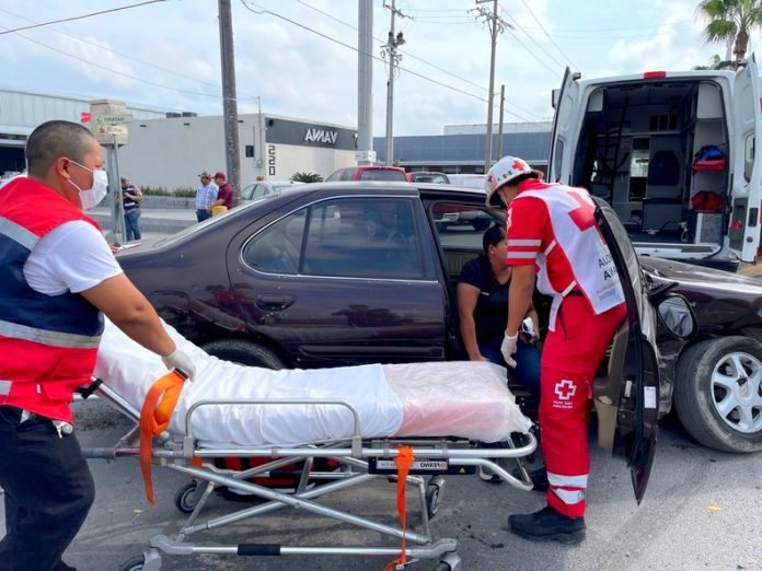 Accidente vial deja una persona lesionada