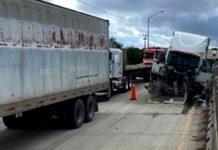 Accidentes viales dejan cuantiosos daños materiales y caos vial