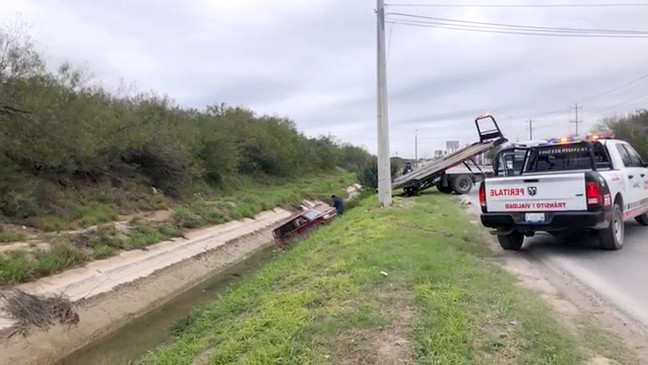 Accidentes viales dejan cuantiosos daños y caos vehicular (1)