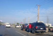Aparatoso accidente vial deja daños y caos vehicular