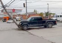 Aparatosos accidentes viales dejan cuantiosos daños y caos vehicular