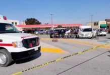 Asesinan a sujeto en estacionamiento de centro comercial