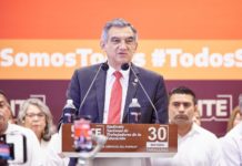 Aguinaldo de maestros está garantizado, dice gobernador al felicitar a Arnulfo