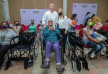 Entrega Aída Féres de Nader Apoyos Funcionales a Personas con Discapacidad