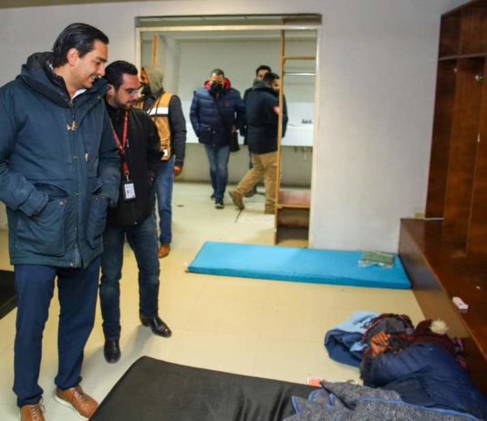 Constató Carlos Peña Ortiz atención correcta en albergue del Polideportivo