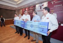 Donan constructores 45 mdp al gobierno y al DIF para obras sociales