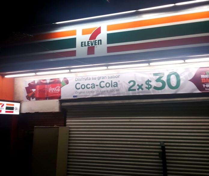 Rateros asaltan tienda y se llevan el dinero