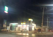 Violentos rateros amagan y agreden a sus víctimas para asaltar tienda comercial