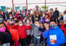Entregó Alcalde de Reynosa computadoras a escuela de Villa Florida