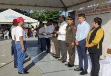 Ejército entrega cartillas a jóvenes que hicieron el servicio militar
