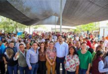 Reciben familias de Unidad y Esfuerzo al Alcalde de Reynosa
