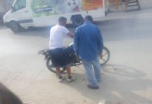 Choca motocicleta y unidad dejando una persona lesionada