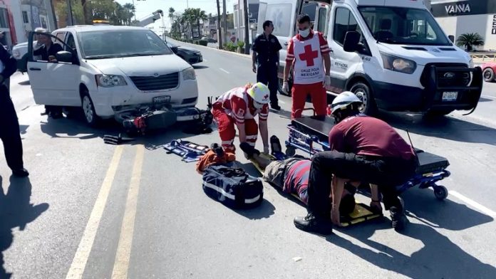 Aparatoso accidente vial deja daños, lesionados y caos vehicular (3)