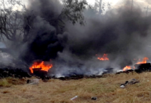 Bomberos acuden a incendio que dejó daños materiales y contaminación