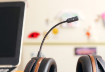 Empleado de call center se autollamaba para no trabajar; demanda a empresa por despedirlo