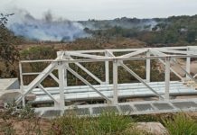 Incendio en terrenos de zona portuaria movilizan equipos de emergencias