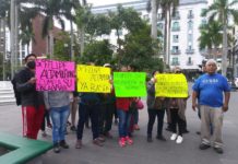 Protestan oferentes, piden se retire rodante nocturno de la Borreguera