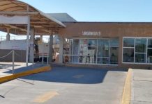 Auxilian a persona al ser encontrada tirada en un predio baldío