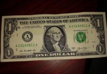 Inicia semana dólar a 18 con 50