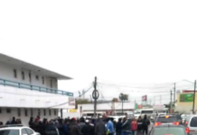 Protestan taxistas y peseros