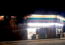 Ratero asalta a empleados de tienda y se lleva el dinero