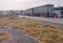 Tráileres se impactan dejando una persona sin vida y como caos vial