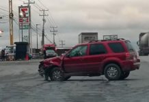 Chocan unidades en vialidades dejando daños y caos vial