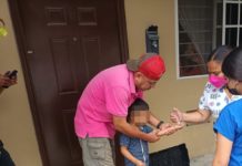 Encuentran a niño caminando solo en colonia de Madero