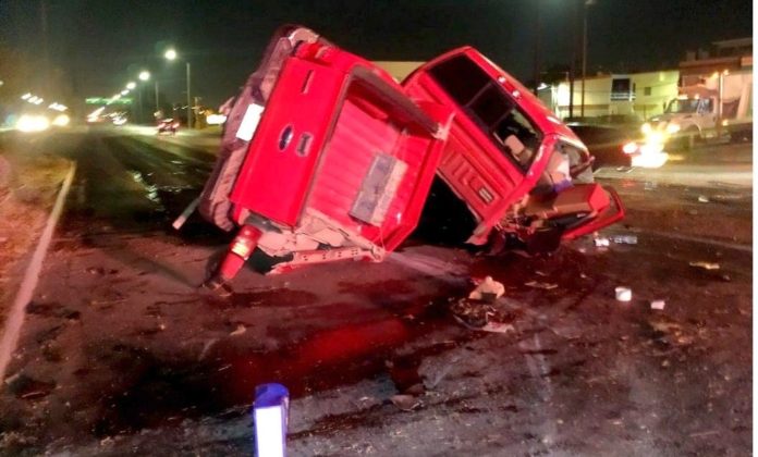 Muere persona en aparatoso accidente vial en Libramiento Oriente (2)