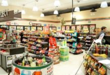 Ratero aprovecha su calidad de adulto mayor para robar en tienda