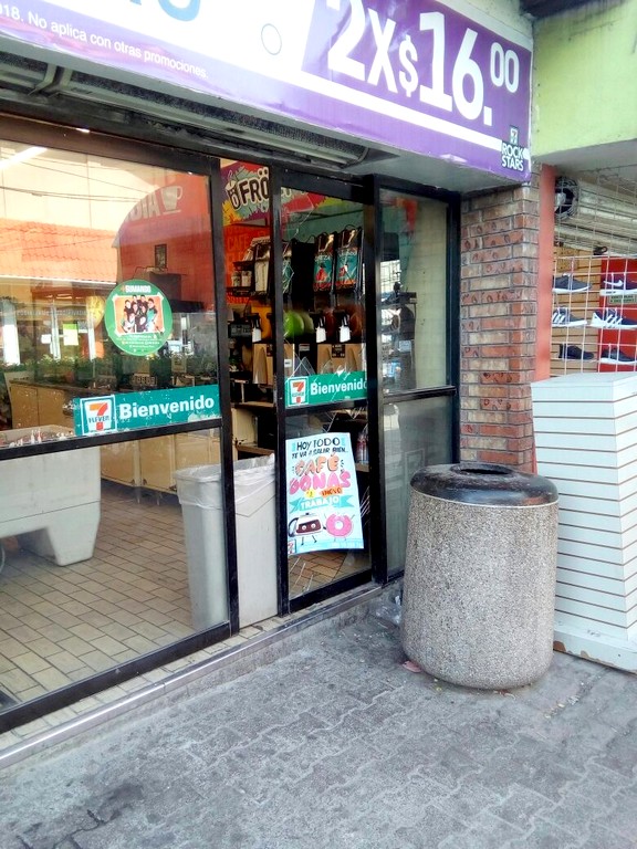 Ratero ocasiona daños en comercio y huye con dinero
