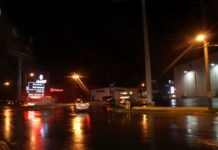 Vientos fuertes y lluvias ocasionan cortes de energía eléctrica y daño menores