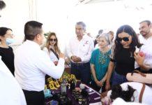 Visita Gobernador y presidenta del DIF stand de la USJT en DIFZANIA.