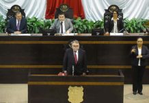 A pesar del saqueo, la administración funciona con apego a derecho: Lavín