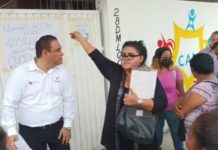 Ahora las mamás tomaron el CAM Samuel Ramos Magaña para exigir la salida de directora