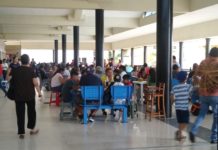 Piden coloquen más mesas en el Mercado Tampico y construyan la rampa por calle Olmos