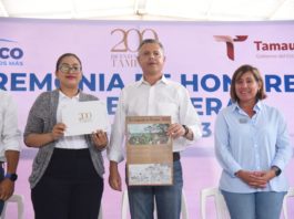 Encabeza Chucho Nader Ceremonia Cívica en la Escuela Centenario