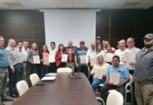 Reconocen a trabajadores de la CEAT por más de 25 años de antigüedad laboral