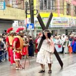 Católicos reviven el Viacrucis de Jesús este Viernes Santo (3)