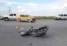 Choque deja dos personas lesionadas, daños, y caos vehicular
