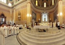 135 padres renovaron su promesa sacerdotal en Misa Crismal