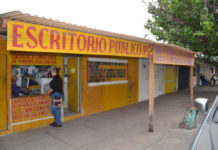 Escritorios Públicos, una tradición de medio siglo que se niega a morir